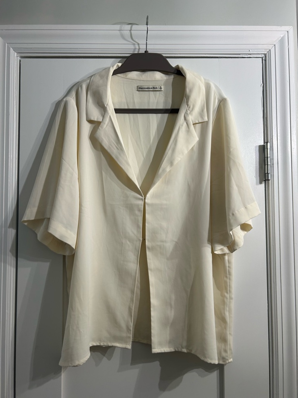 Abercrombie & Fitch Cream Short-Sleeve Button-Down Shirt